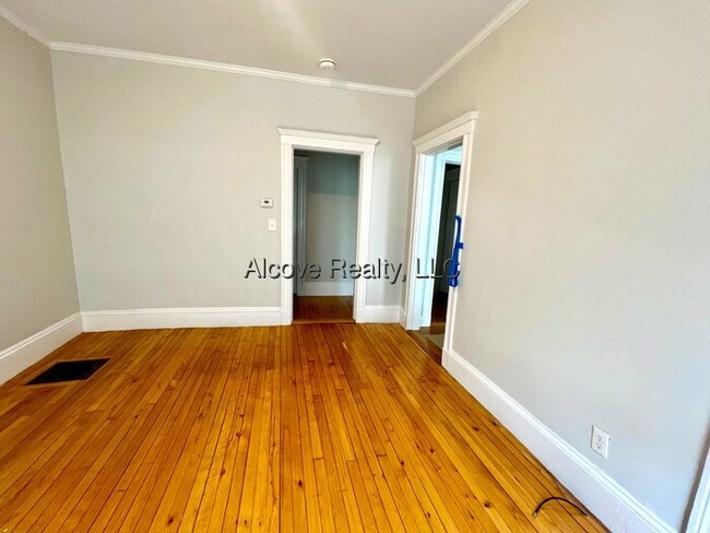 Building Photo - 15 Farragut Ave