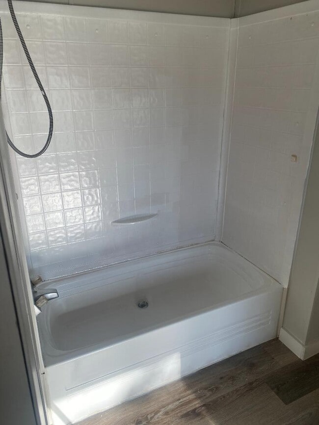 Building Photo - 188 AN Cir