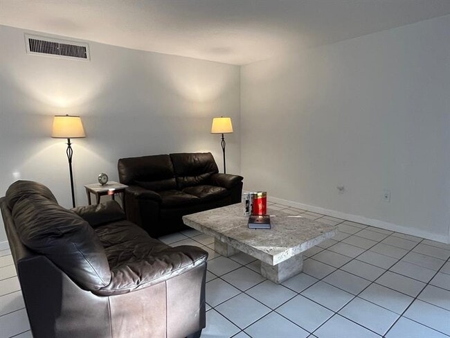 Building Photo - 9030 SW 125th Ave