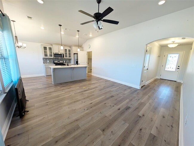 Building Photo - 18637 Como Dr