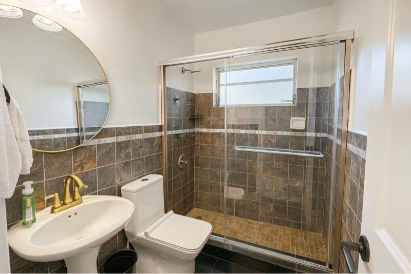 Building Photo - 2395 NE 184th Terrace