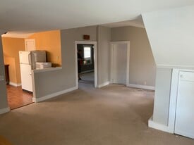 Building Photo - 23 Oxford St