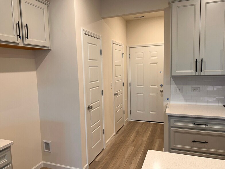 Building Photo - 604 Switchgrass Wy