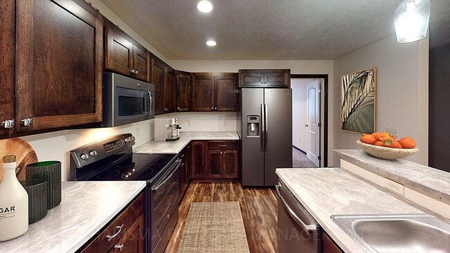 Building Photo - 3 BD, 2 BA IN TEA! LOCATION! LOCATION! LOCATION! AMENITY FILLED, PET FRIENDLY TOWN HOME!