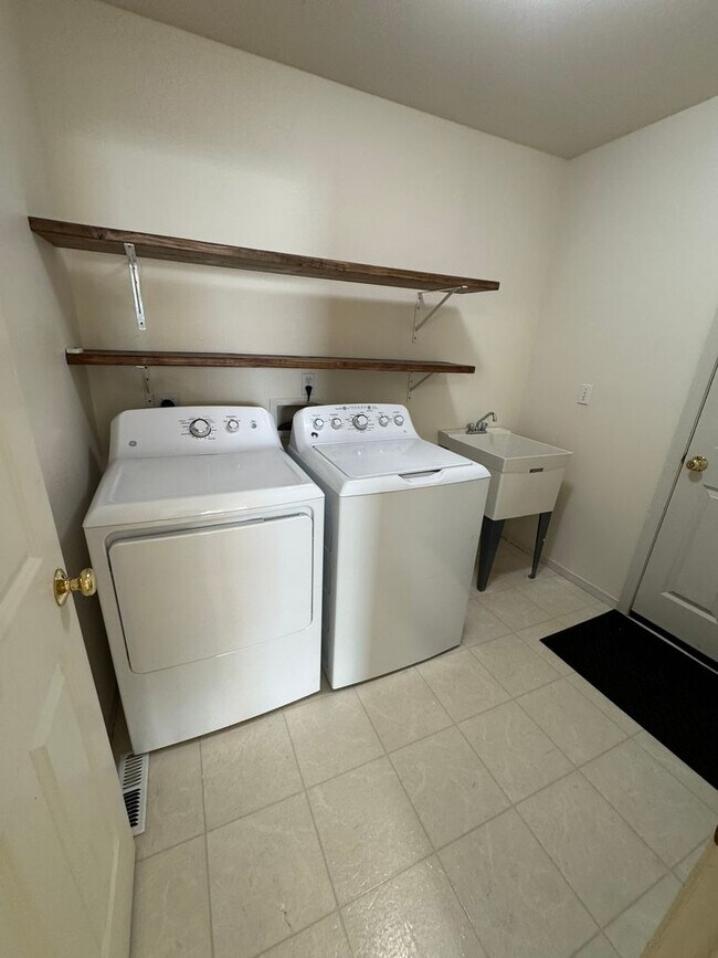 Building Photo - 4bd/2.5ba Bothell House