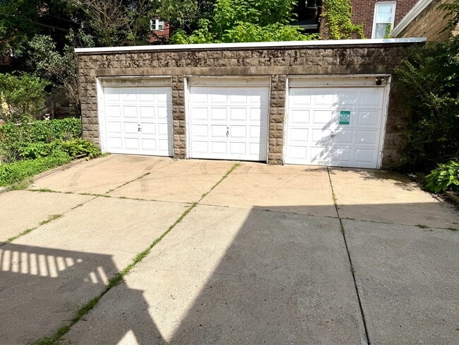 Building Photo - 3518 Beechwood Blvd
