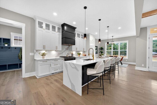 Building Photo - 6651 Malvin Dr