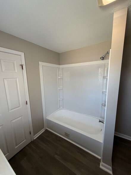 Building Photo - 3 Bedroom Double