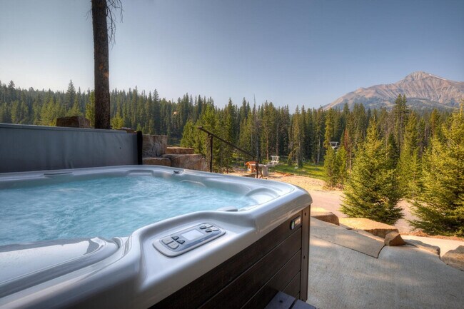 Building Photo - 17 Lakewood Dr