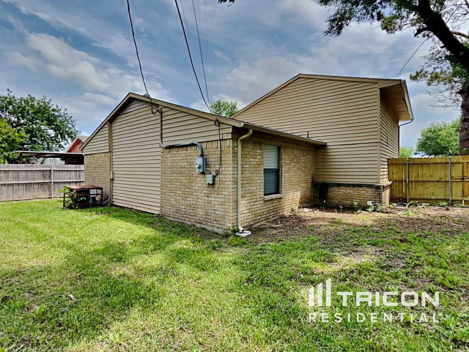 Building Photo - 719 Cornfield Dr