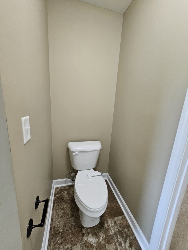 Building Photo - 303 Weeping Willow Dr