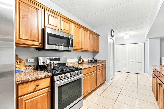 Building Photo - 9400 S 79th Ave
