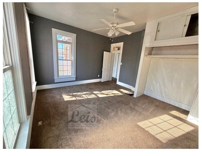 Building Photo - 502 E 5th St