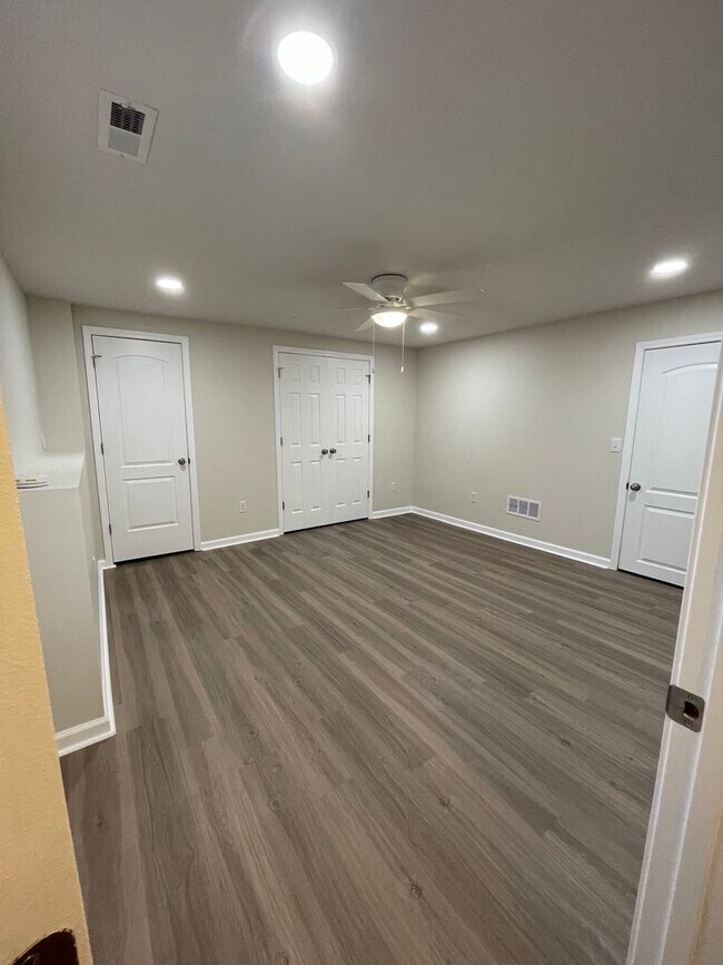 Building Photo - 104 Melody Ct