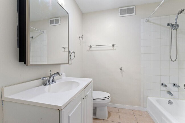 Building Photo - 4250 N Marine Dr