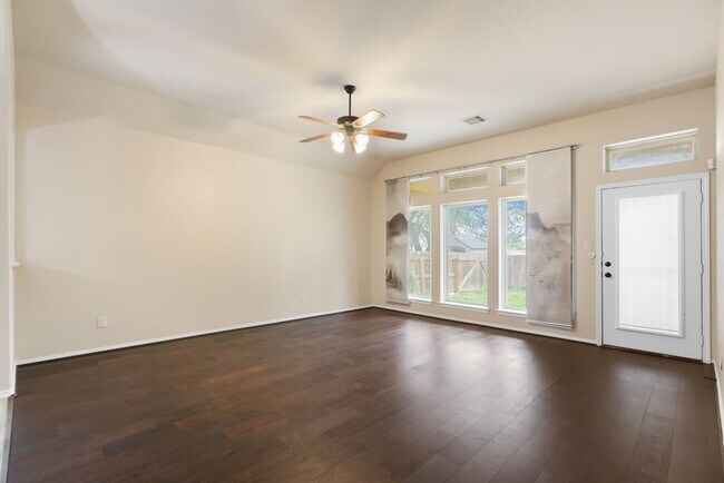 Building Photo - 8710 White Crown