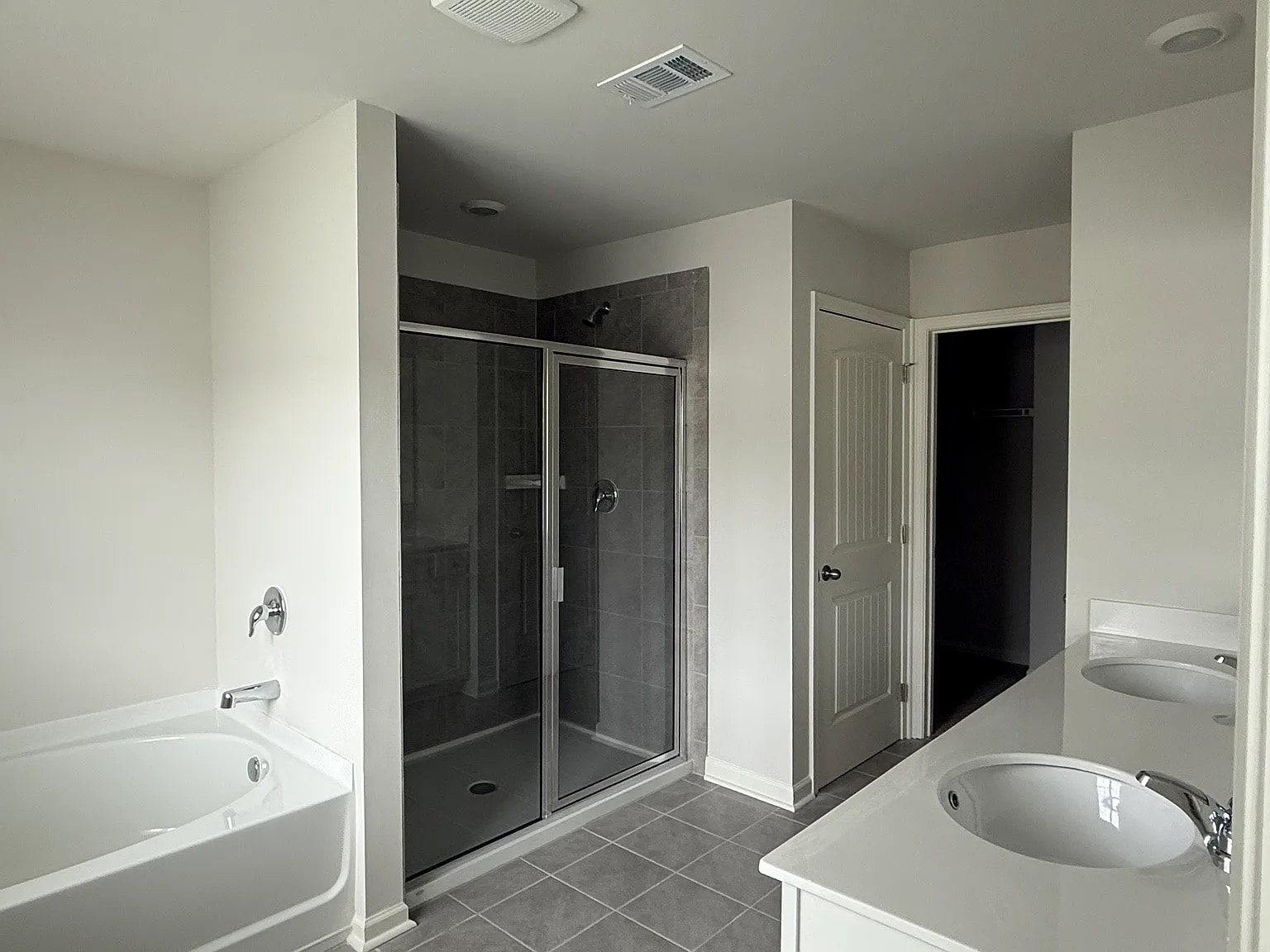 Building Photo - Room in Townhome on Greyton Dr
