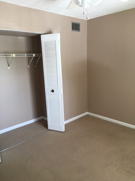 Room 1 - 8211 Sun Spring Cir