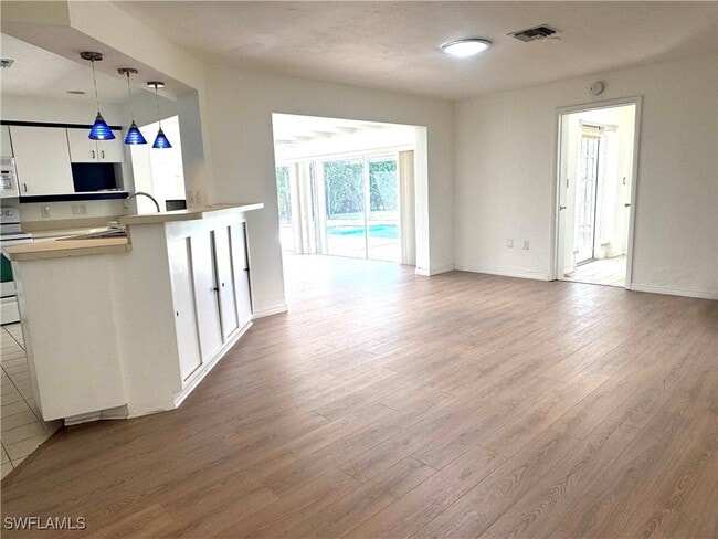 Building Photo - 675 Wedge Dr