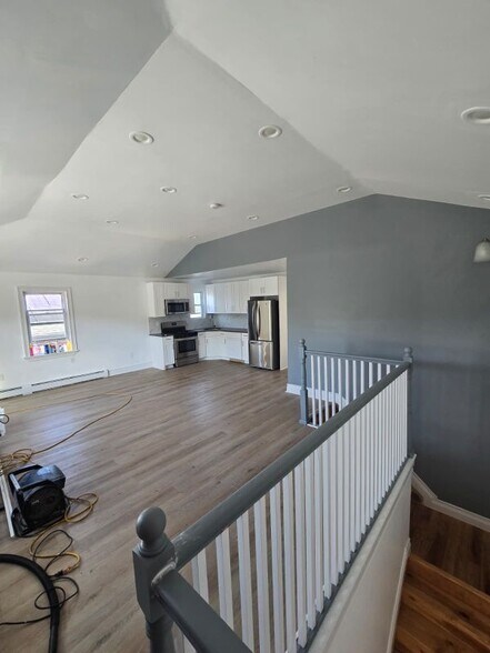 Building Photo - 1754 Hammersley Ave