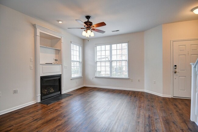 Building Photo - FOR RENT - VIRGINIA BEACH