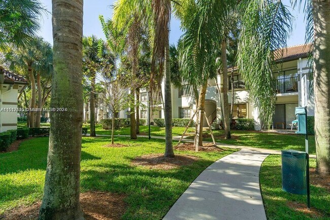 Building Photo - 640 S Park Rd