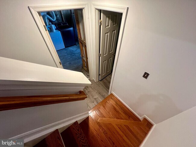 Building Photo - 16851 Toms River Loop
