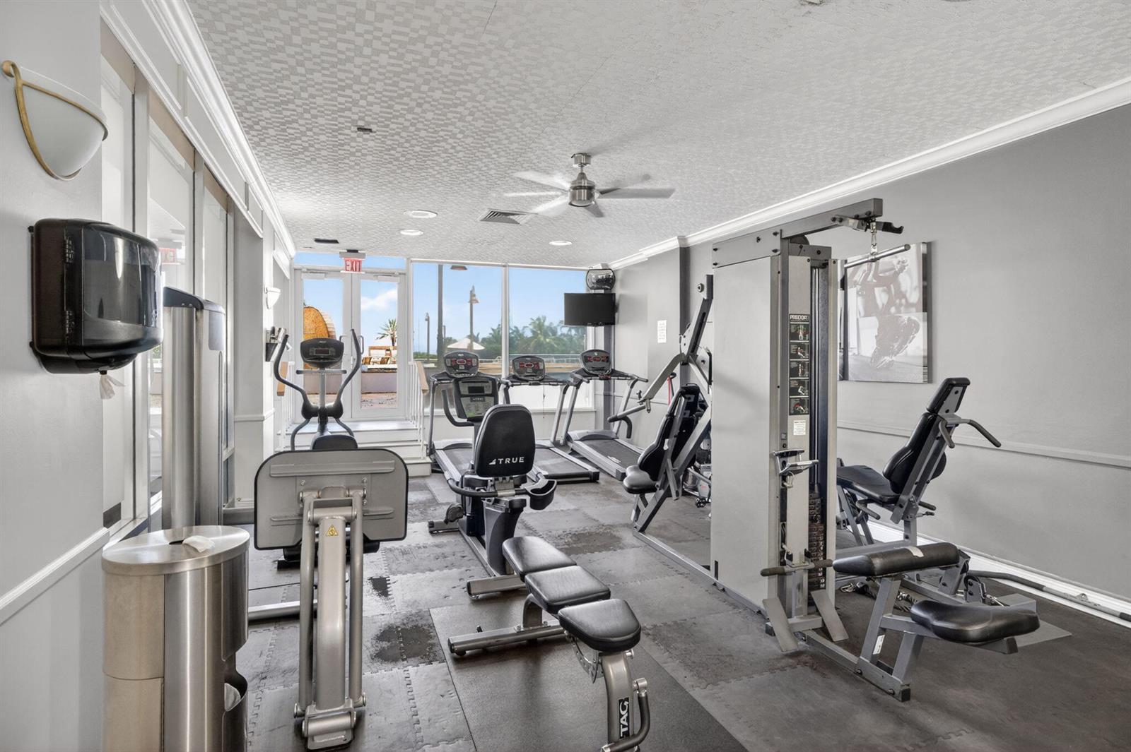 Building Photo - 2000 S Ocean Dr