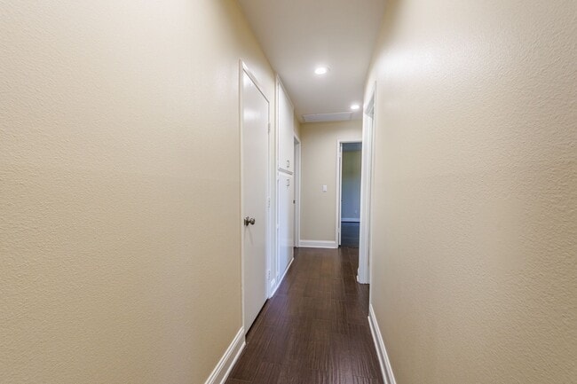 Building Photo - Beautifully Renovated 3-Bedroom Home in Pr...