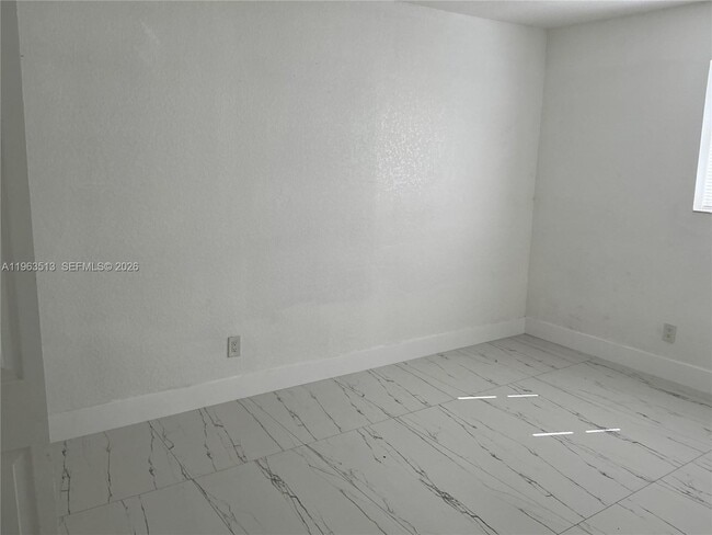 Building Photo - 14821 SW 104th Ave