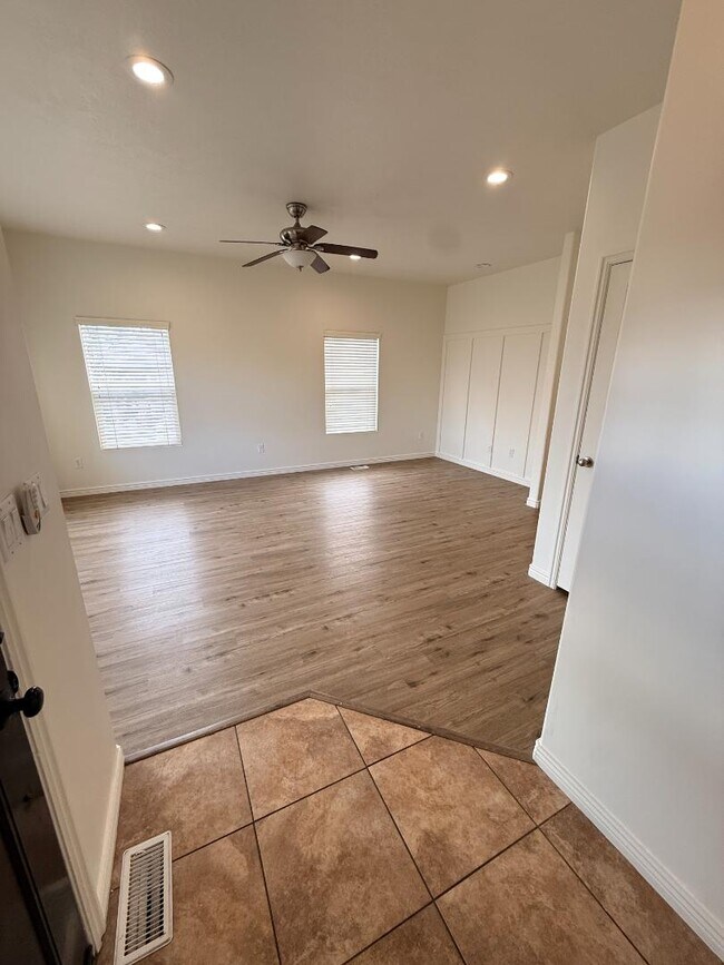 Building Photo - 8825 Jefferson Dr