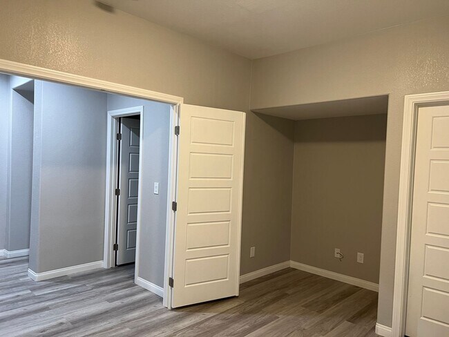 Building Photo - Do not miss this opportunity - Fabulous Location