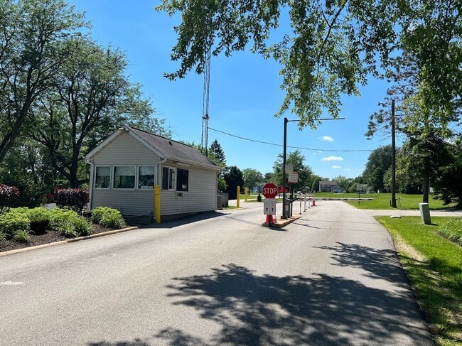 Building Photo - 208 New Forest Rd SW