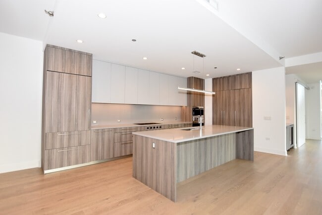 Building Photo - 60 E Randolph St