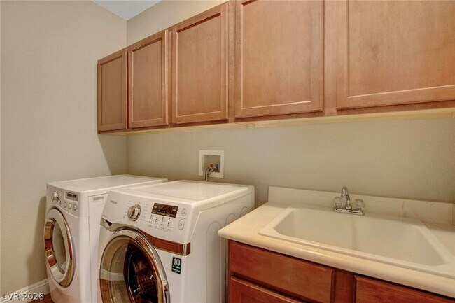 Building Photo - 12125 Vista Linda Ave