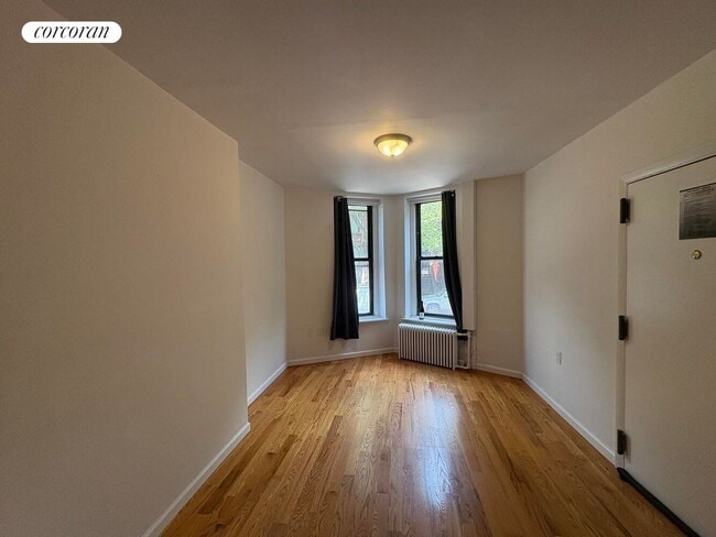 Building Photo - 678 Degraw St