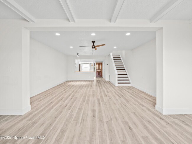 Building Photo - 290 Paradise Blvd