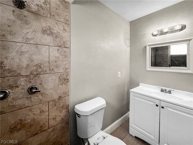 Building Photo - 7300 Barragan Rd