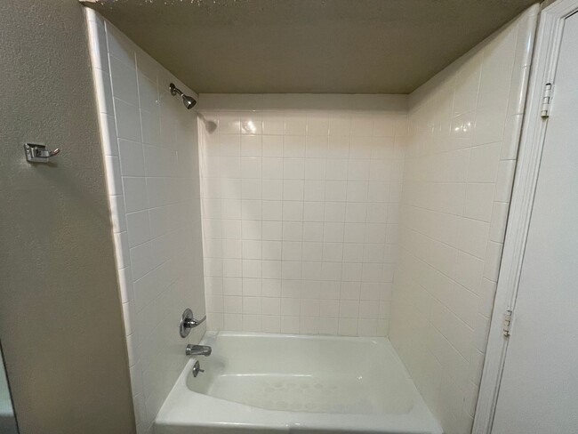Building Photo - 4413 75th Dr