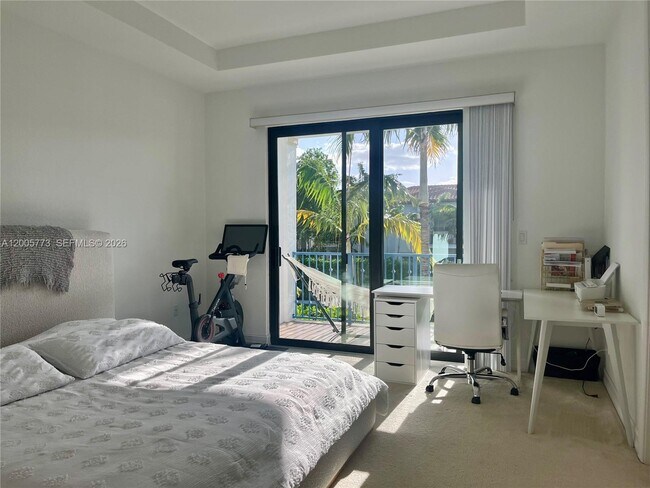 Building Photo - 1346 SW 113th Terrace