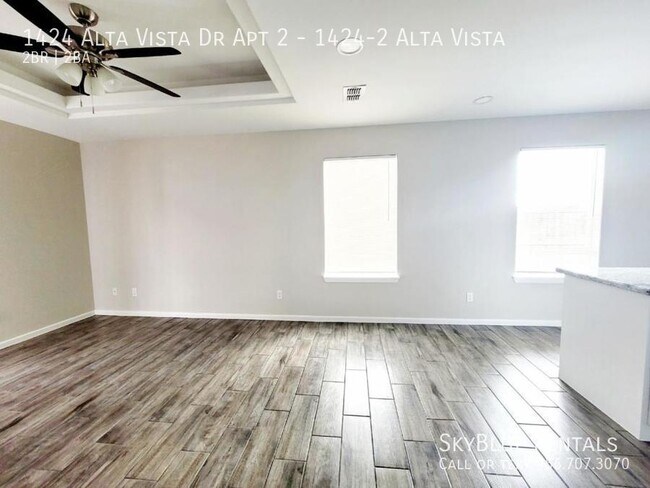 Building Photo - 1424 Alta Vista Dr