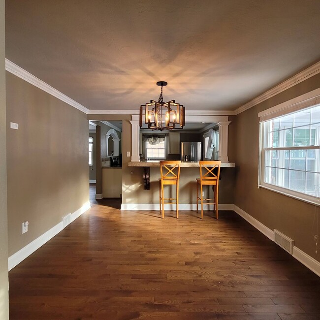 Building Photo - Upper St. Clair 4 Bedroom Home - In ground...