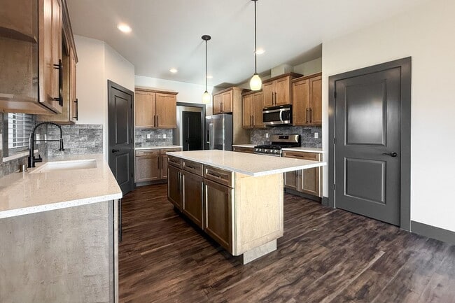 Building Photo - Beautiful 4-Bedroom House with Large Backy...