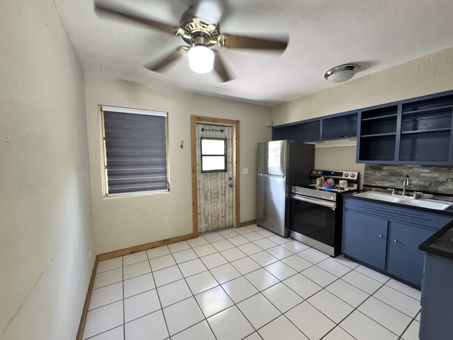 Building Photo - 8341 Sunset Dr