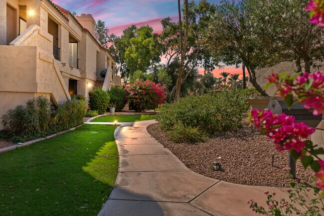 Building Photo - 9708 E Via Linda