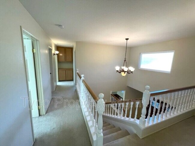 Building Photo - 526 Trailridge Dr