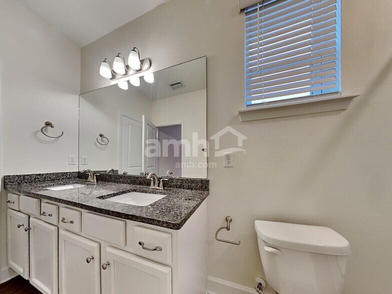 Building Photo - 105 Moultrie Crossing Ln