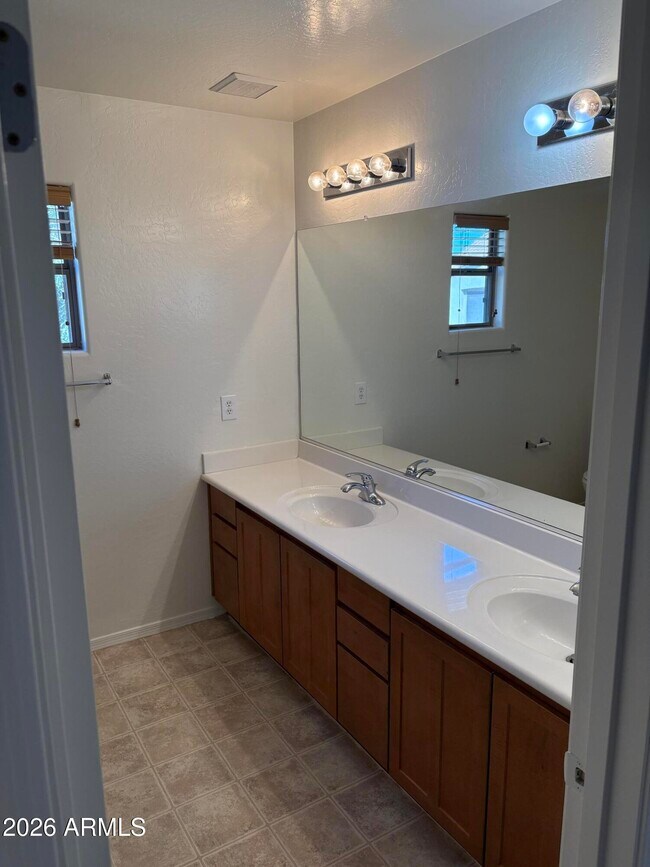 Building Photo - 5186 W Desert Hills Dr