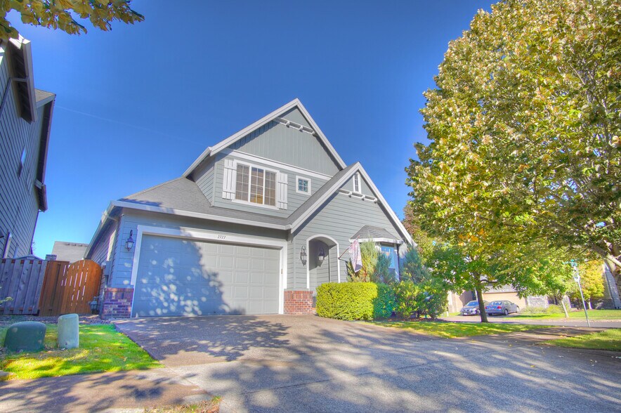 Building Photo - 2727 N Crater Ln