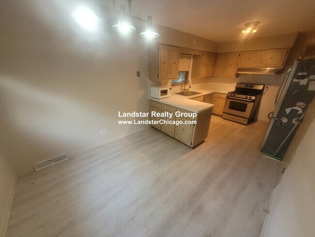 Building Photo - 4628 Plainfield